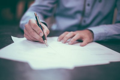 Wat is Factoring en hoe kan een Factoring Bureau jou helpen?